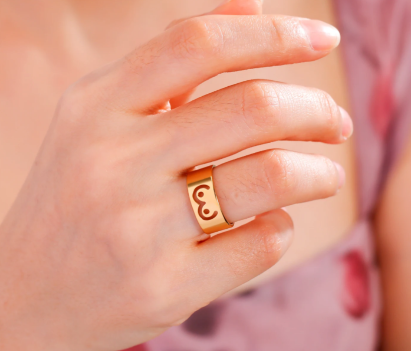 Peek-a-Boo - Hellotittie Ring